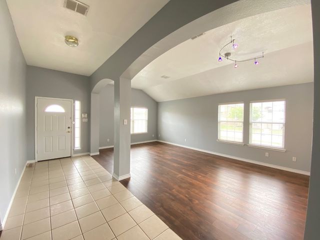 1328 Falcon Hollow, Cedar Hill, TX 75104