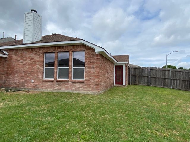 1328 Falcon Hollow, Cedar Hill, TX 75104