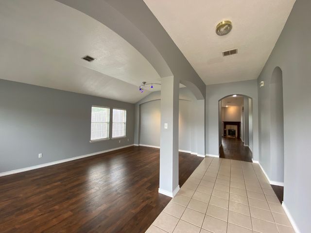 1328 Falcon Hollow, Cedar Hill, TX 75104