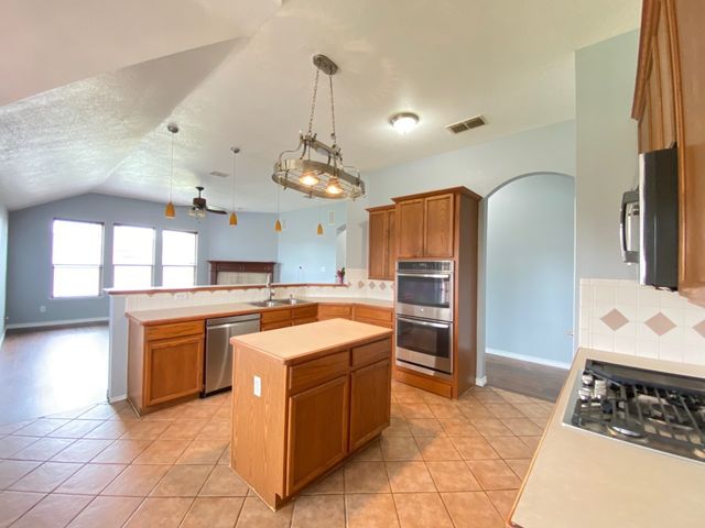 1328 Falcon Hollow, Cedar Hill, TX 75104