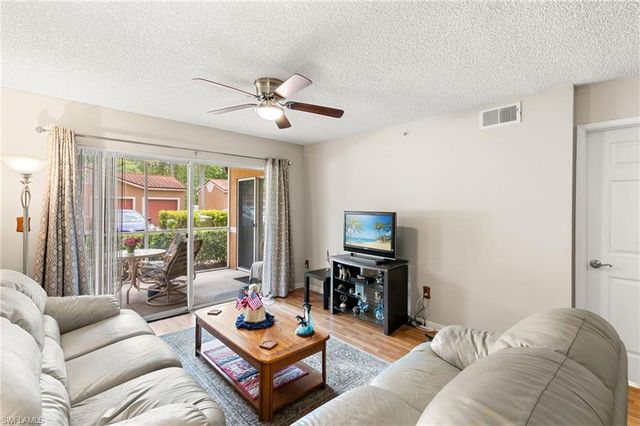 1875 Florida Club DR 7109, Naples, FL 34112