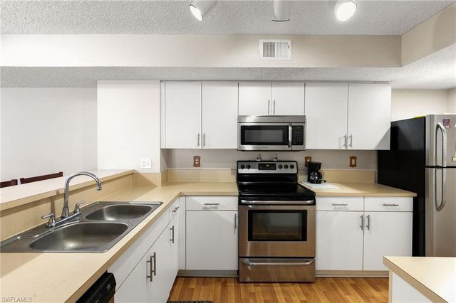 1875 Florida Club DR 7109, Naples, FL 34112
