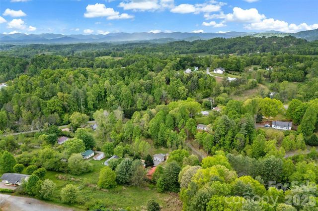 153 Arrowood Corner Road, Mars Hill, NC 28754