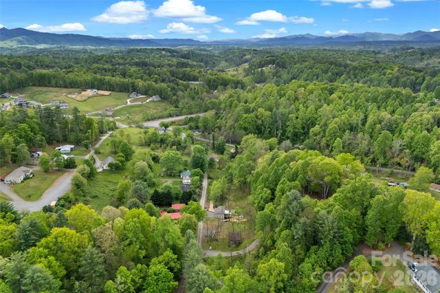 153 Arrowood Corner Road, Mars Hill, NC 28754