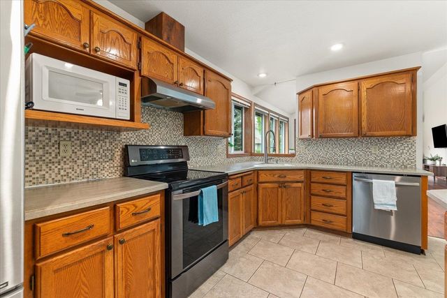 2115 E 56th Ct, Spokane, WA 99223