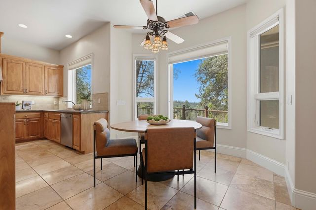 1109 Holly Leaf Ln, Meadow Vista, CA 95722