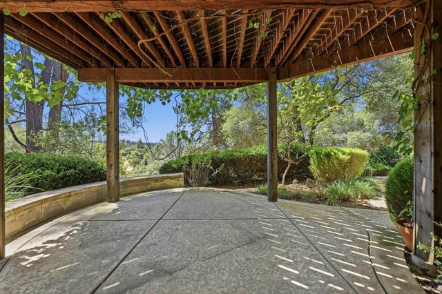 1109 Holly Leaf Ln, Meadow Vista, CA 95722