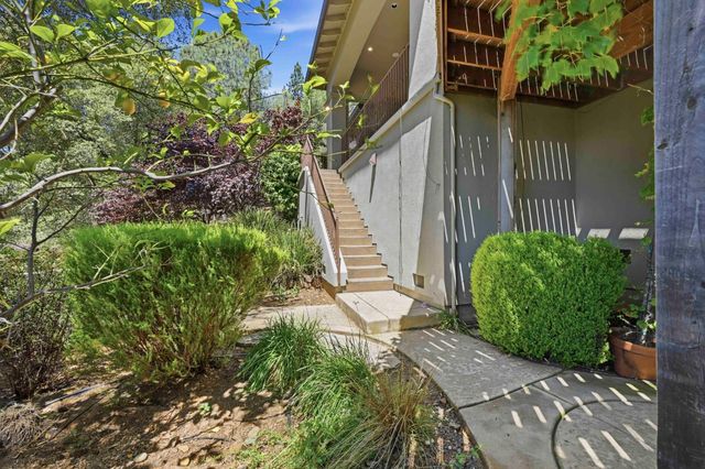 1109 Holly Leaf Ln, Meadow Vista, CA 95722