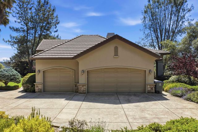 1109 Holly Leaf Ln, Meadow Vista, CA 95722