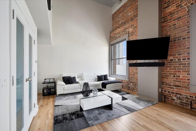 915 Franklin Street 9G, Houston, TX 77002