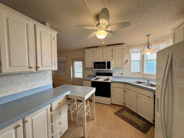 6133 GRAND OAKS DRIVE SE, Winter Haven, FL 33884