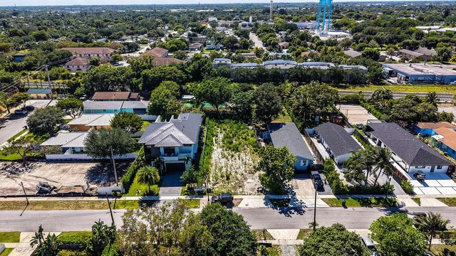 618 SE 2nd Avenue, Delray Beach, FL 33483
