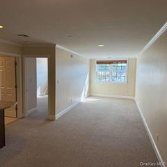 14 Willis Ave, Syosset, NY 11791