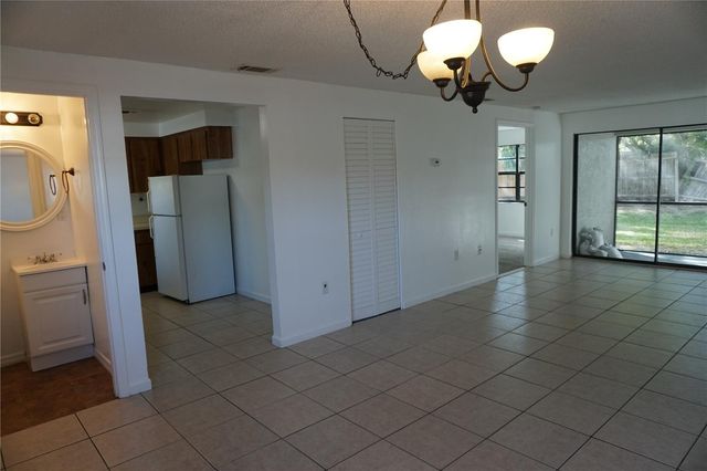 101 LAKE AVENUE NE 117, Largo, FL 33771