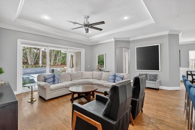 11 Lake Eden Drive, Boynton Beach, FL 33435