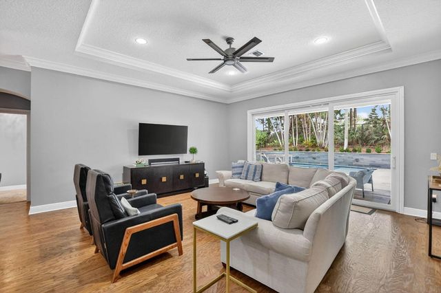 11 Lake Eden Drive, Boynton Beach, FL 33435