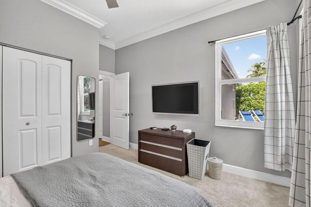 11 Lake Eden Drive, Boynton Beach, FL 33435