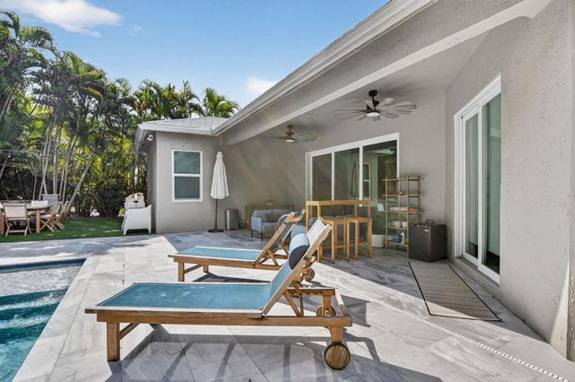 11 Lake Eden Drive, Boynton Beach, FL 33435