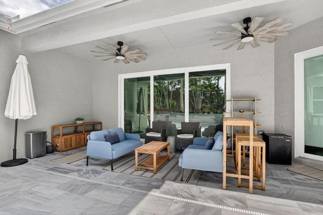 11 Lake Eden Drive, Boynton Beach, FL 33435