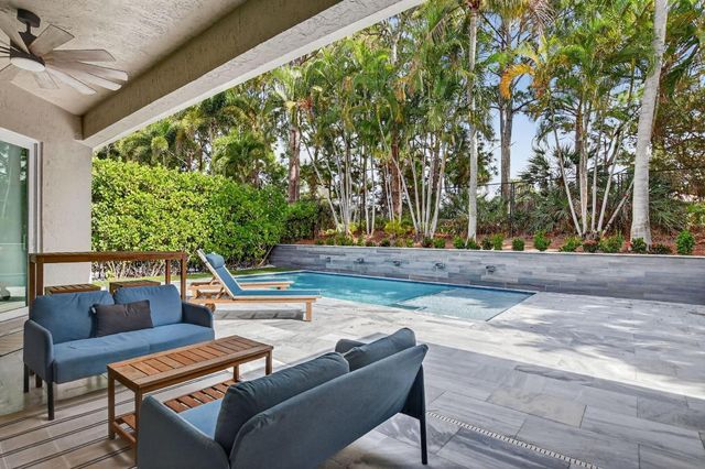 11 Lake Eden Drive, Boynton Beach, FL 33435