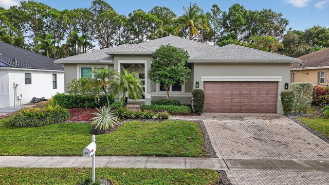 11 Lake Eden Drive, Boynton Beach, FL 33435