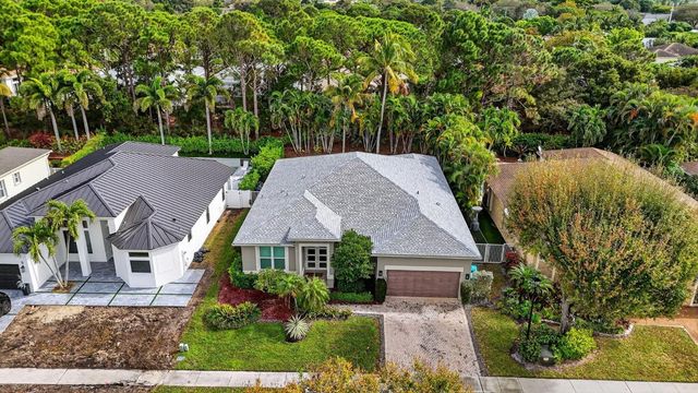 11 Lake Eden Drive, Boynton Beach, FL 33435