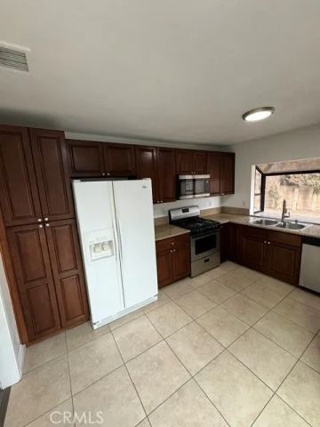 13930 Olive Grove, Sylmar, CA 91342