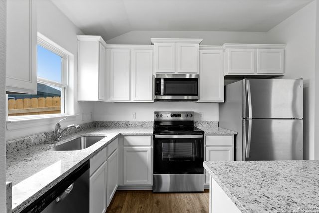 16021 Stratford Cove, Lytle, TX 78052