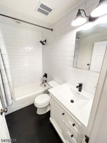 7 Penn Ave, Andover Twp., NJ 07860