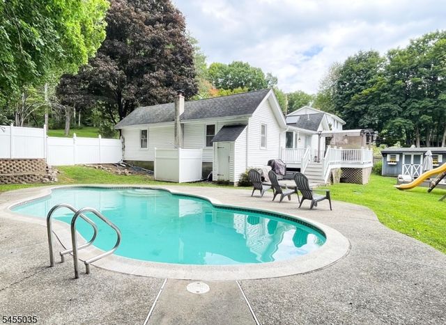 7 Penn Ave, Andover Twp., NJ 07860