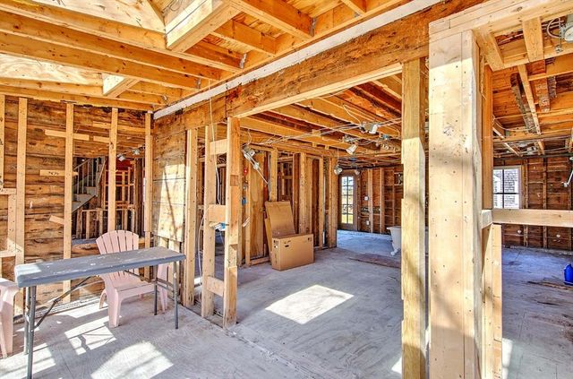 408 Hix Bridge Road, Westport, MA 02790