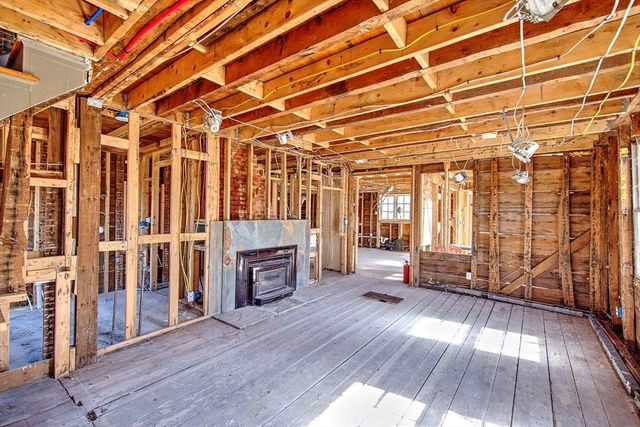 408 Hix Bridge Road, Westport, MA 02790