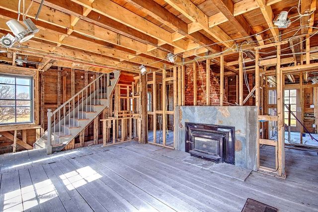 408 Hix Bridge Road, Westport, MA 02790