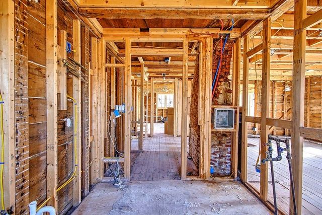 408 Hix Bridge Road, Westport, MA 02790