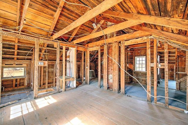 408 Hix Bridge Road, Westport, MA 02790