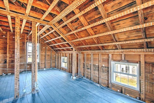 408 Hix Bridge Road, Westport, MA 02790