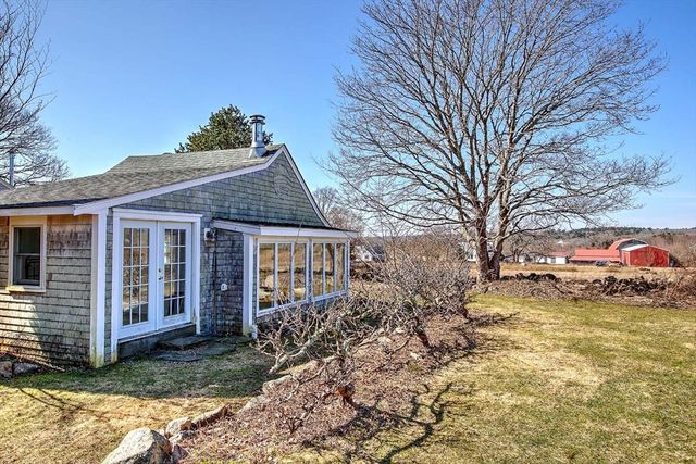 408 Hix Bridge Road, Westport, MA 02790