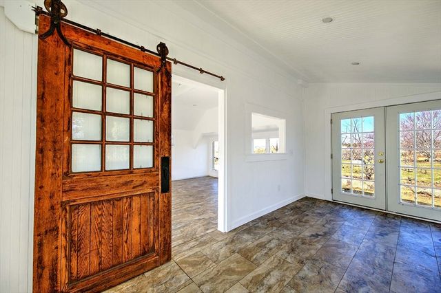 408 Hix Bridge Road, Westport, MA 02790