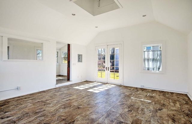 408 Hix Bridge Road, Westport, MA 02790