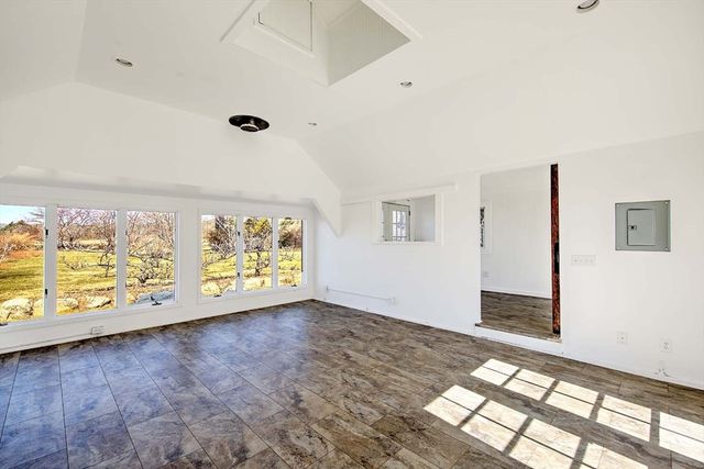 408 Hix Bridge Road, Westport, MA 02790