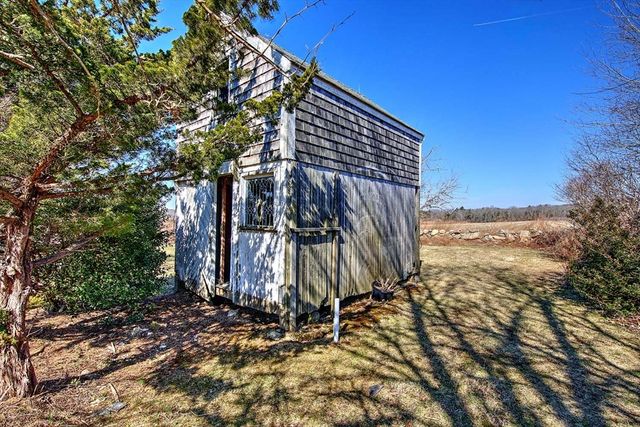 408 Hix Bridge Road, Westport, MA 02790