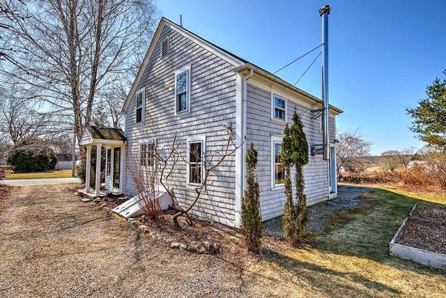 408 Hix Bridge Road, Westport, MA 02790
