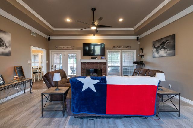 11990 Hill Country Circle, Ponder, TX 76259
