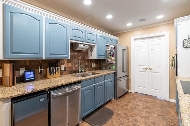 11990 Hill Country Circle, Ponder, TX 76259