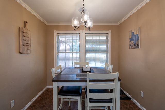 11990 Hill Country Circle, Ponder, TX 76259