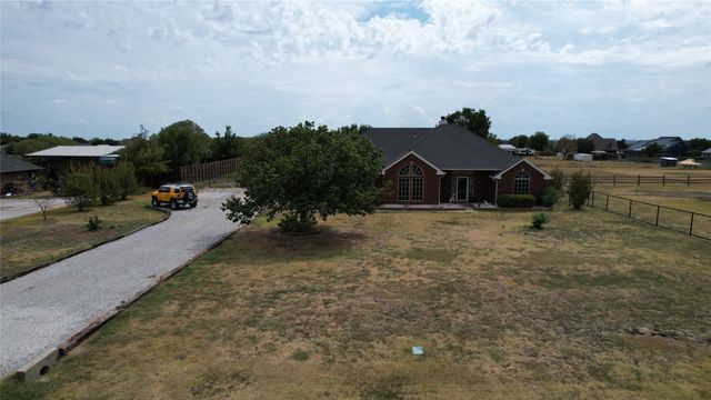 11990 Hill Country Circle, Ponder, TX 76259