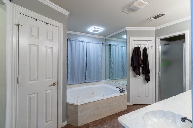 11990 Hill Country Circle, Ponder, TX 76259