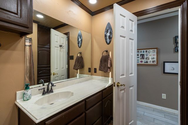 11990 Hill Country Circle, Ponder, TX 76259