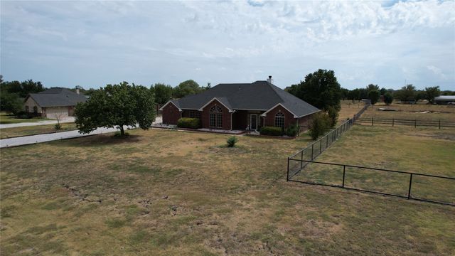 11990 Hill Country Circle, Ponder, TX 76259