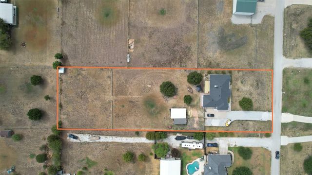 11990 Hill Country Circle, Ponder, TX 76259